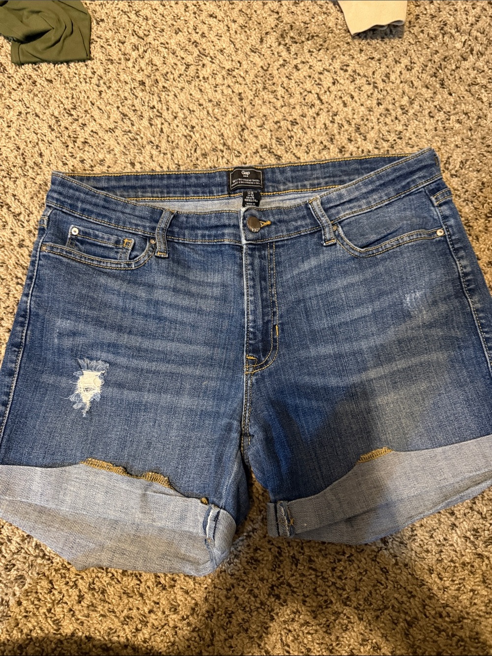 Gap Sexy Boyfriend Distressed Cuffed Denim Shorts Size 10/30